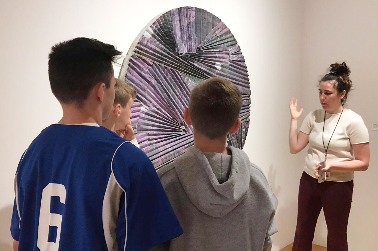 Students Visit Art Center